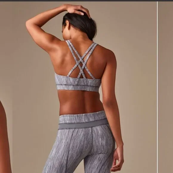 LULULEMON Energy Strappy Sports Bra Gray White Arrow Jacquard Silver Spoon 8 - Picture 5 of 10